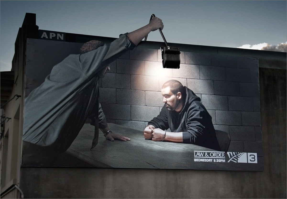 billboard vs hukum (referensi)