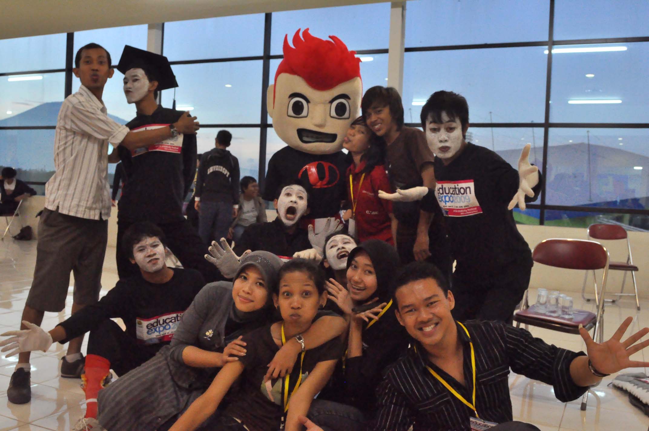 boneka maskot