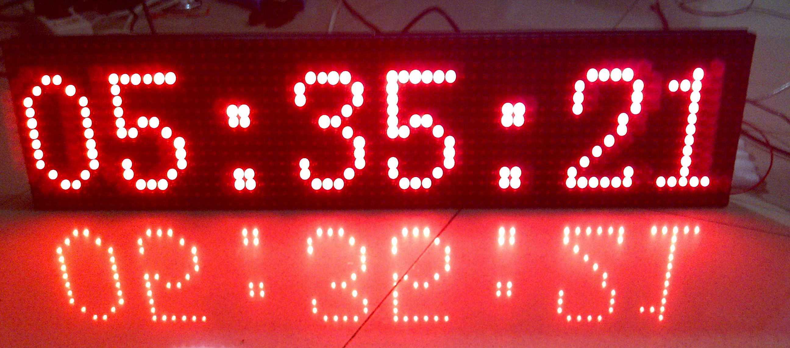 led running / moving (red)